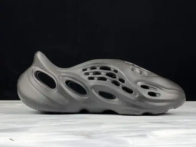 Foam Slide Runner Yeezy 0629